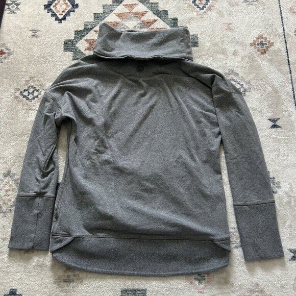 Lululemon Womens Jacket Size 10 Gray Turtleneck Zip Pockets Heavy Athletic Yoga - Picture 8 of 11